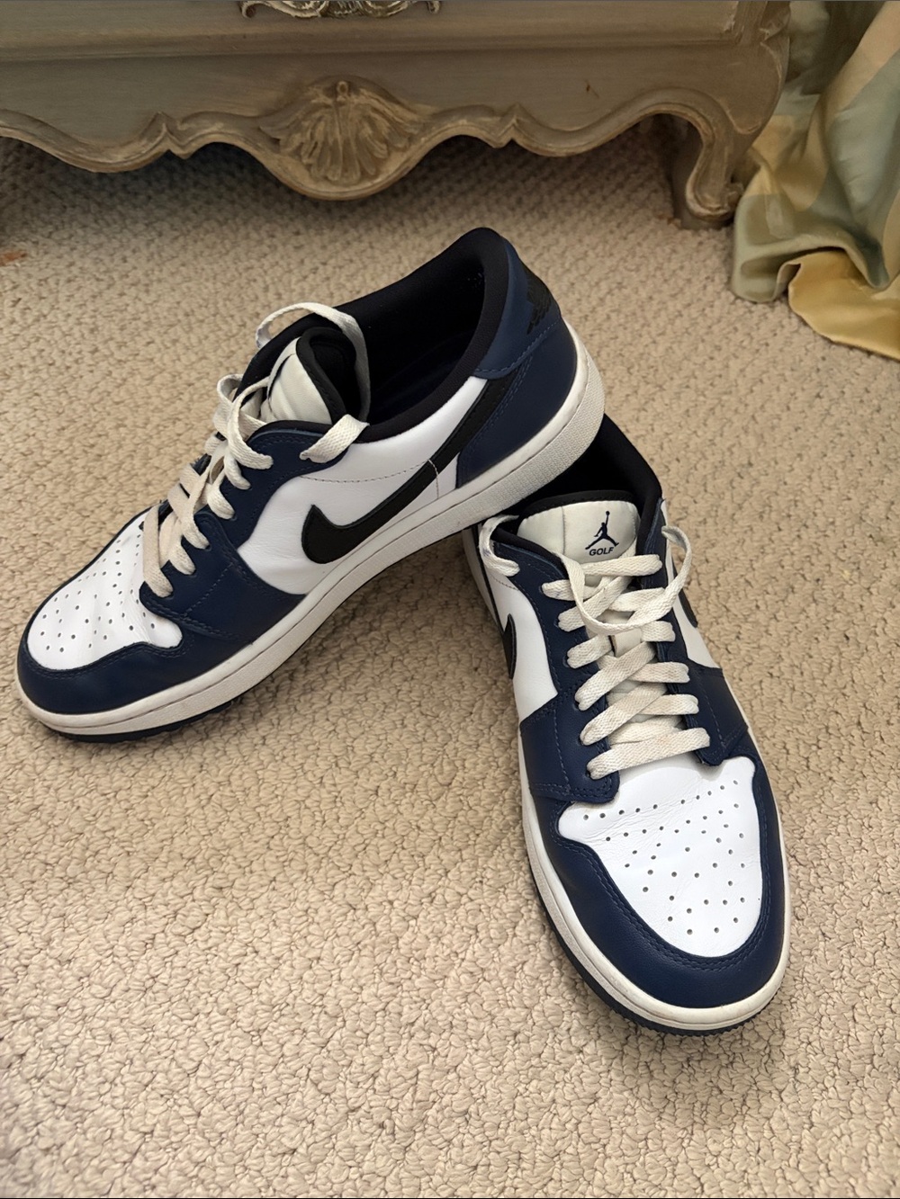 Nike Men's Low-Top Sneakers in White, Navy & Black